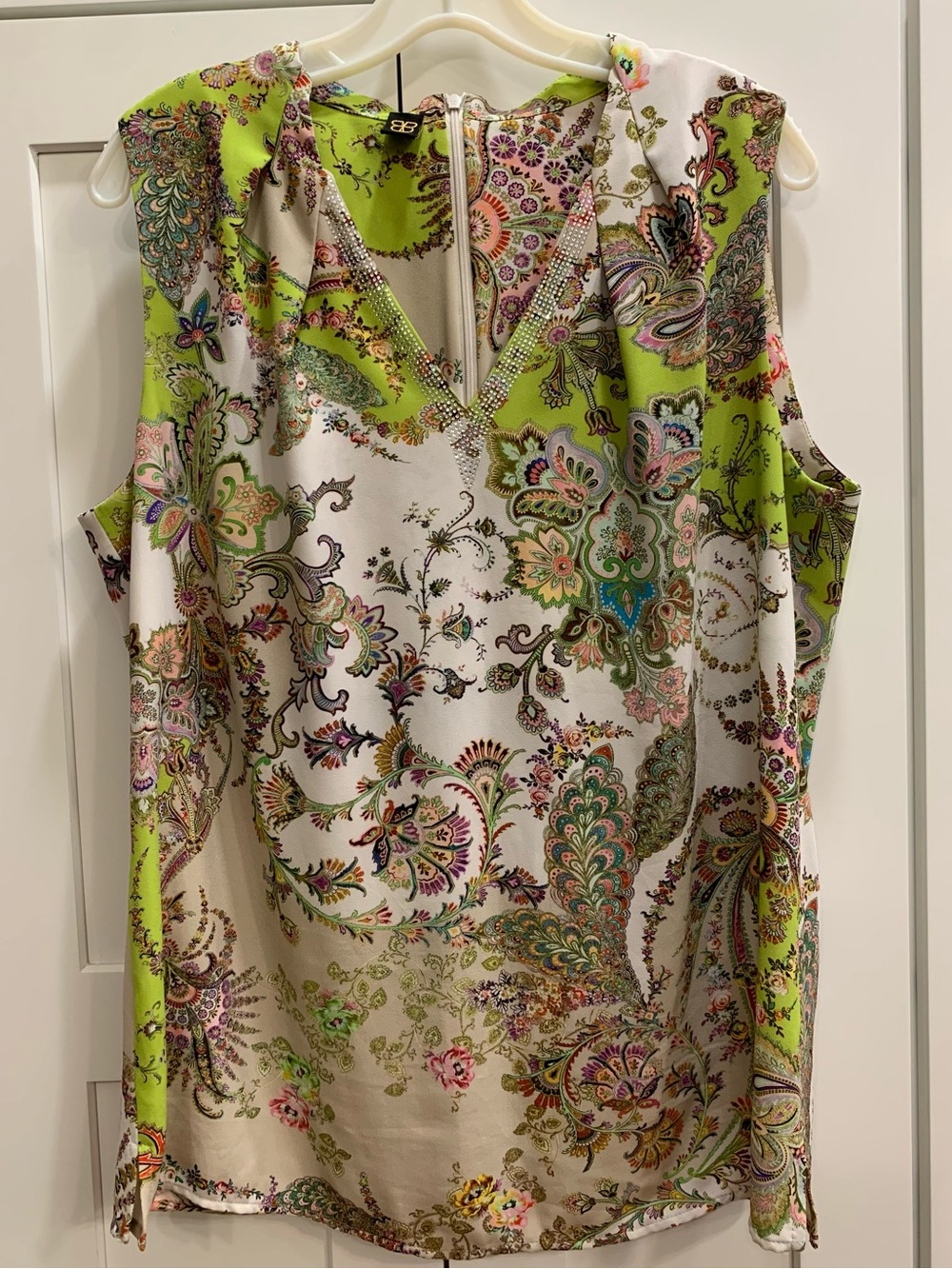 BASLER Floral Paisley Sleeveless Blouse Bright Multicolor Beaded V Neck Detailed